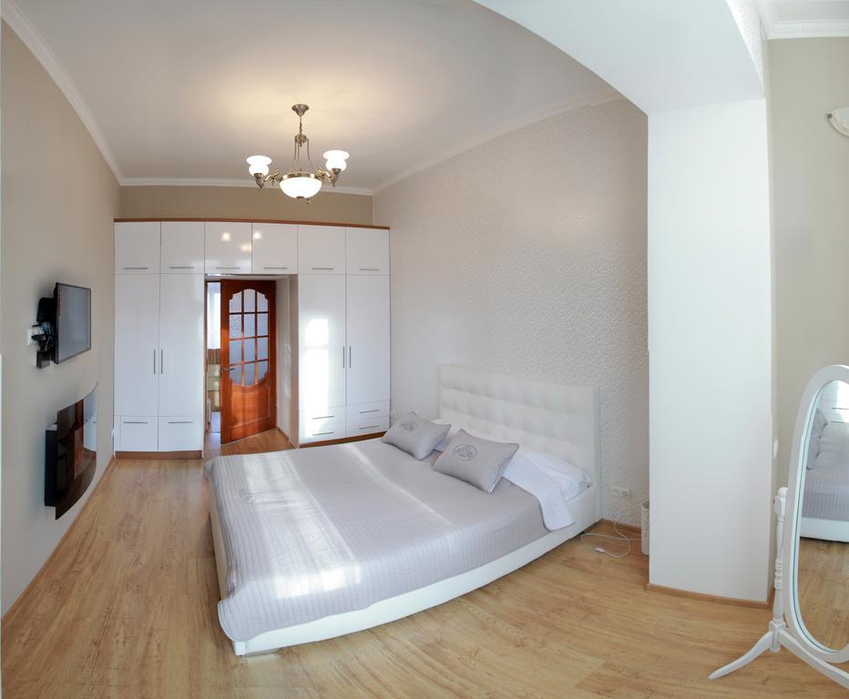 Lotos For You Apartments Nikolayev Bagian luar foto
