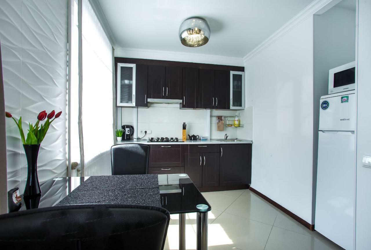 Lotos For You Apartments Nikolayev Bagian luar foto